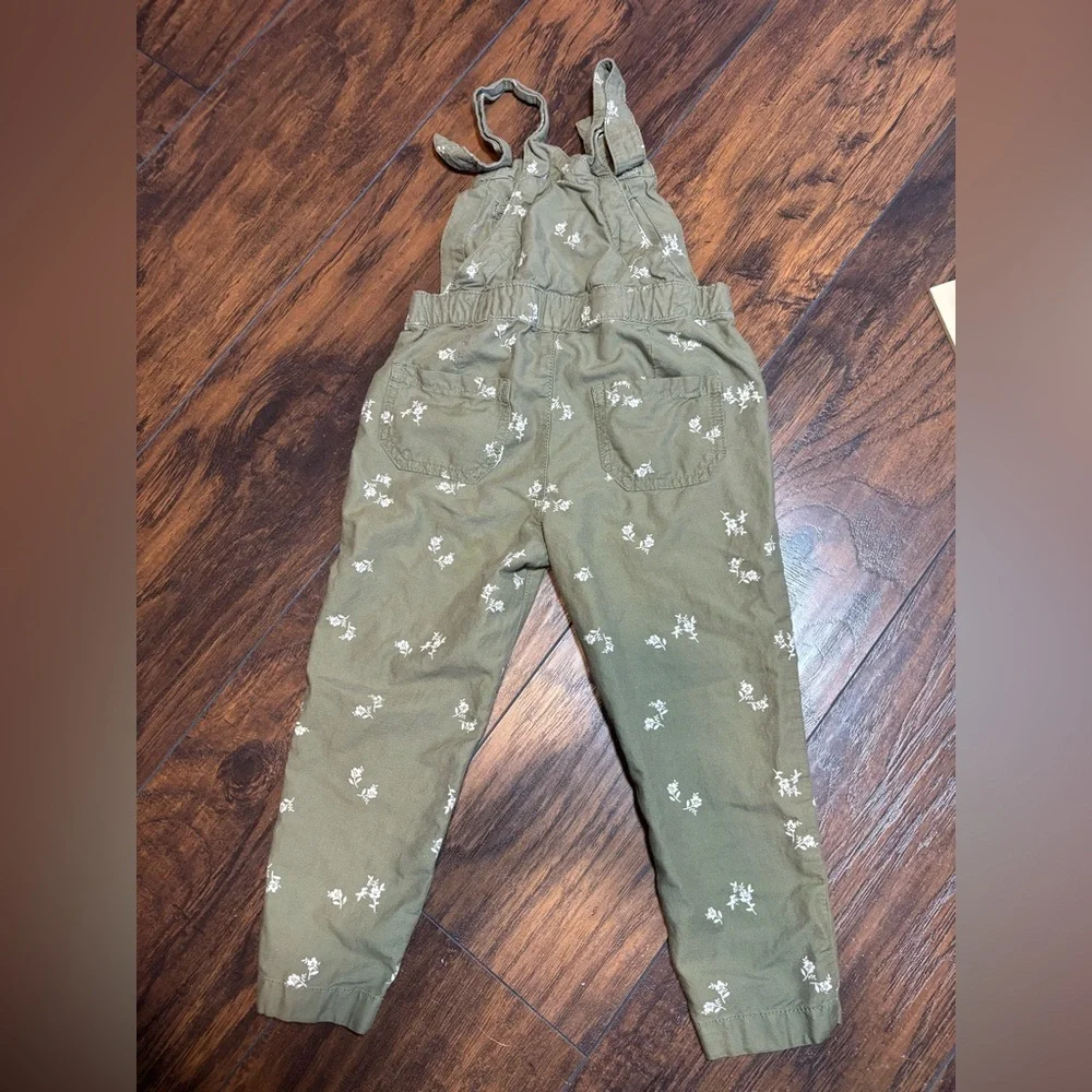 Girls Sage Green OshKosh B'gosh Floral Jumpsuit w/ Adjustable Straps Size 5